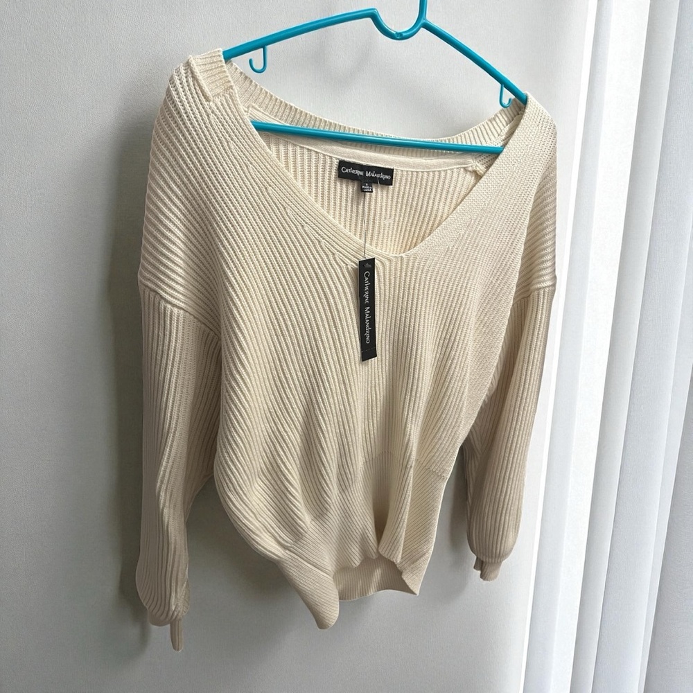 Catherine Malandrino NWT Beige V Neck Knit Sweater Size Small